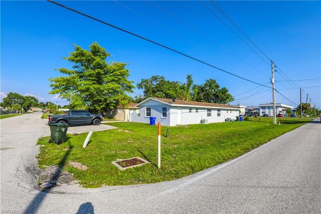 2406 Linhart AVE, Fort Myers, FL 33901