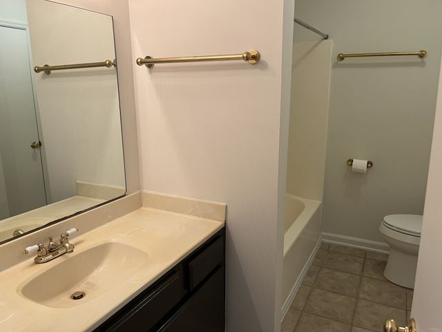 222 Edgewood Dr, Hendersonville, TN 37075