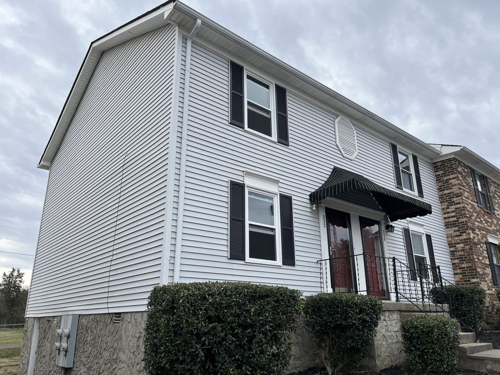 222 Edgewood Dr, Hendersonville, TN 37075