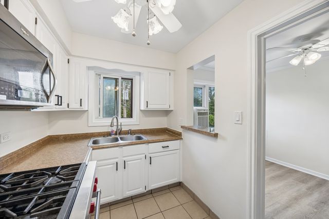 1535 Monroe Avenue 2, River Forest, IL 60305
