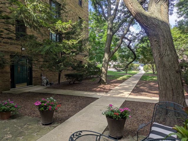 1535 Monroe Avenue 2, River Forest, IL 60305