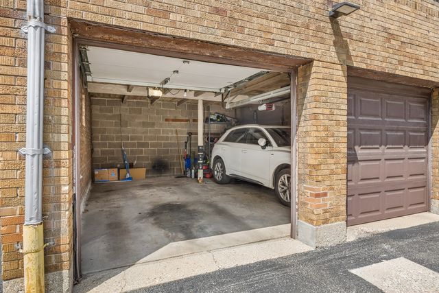 1535 Monroe Avenue 2, River Forest, IL 60305