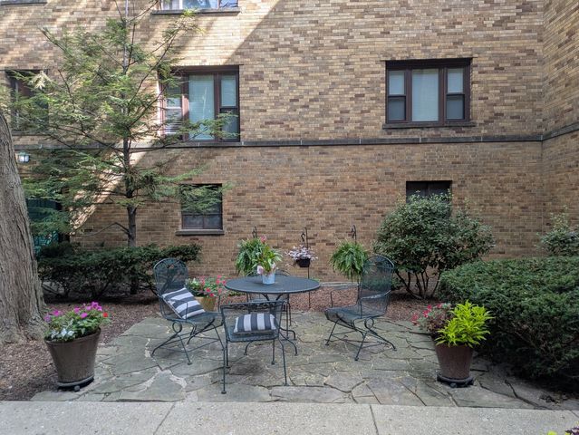 1535 Monroe Avenue 2, River Forest, IL 60305