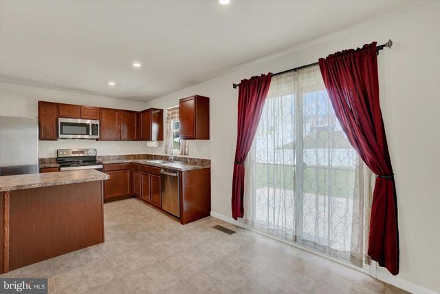 3410 SUMMER DR, Dover, PA 17315