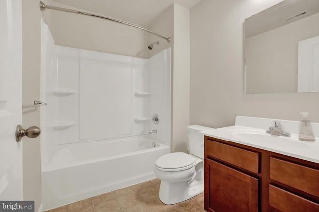 3410 SUMMER DR, Dover, PA 17315