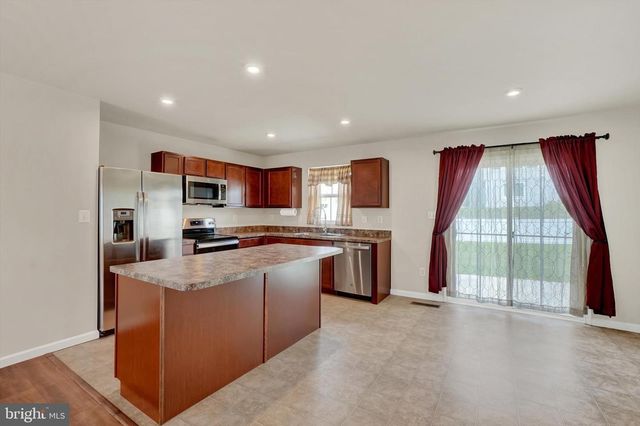 3410 SUMMER DR, Dover, PA 17315