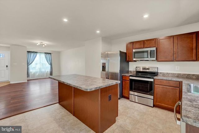 3410 SUMMER DR, Dover, PA 17315