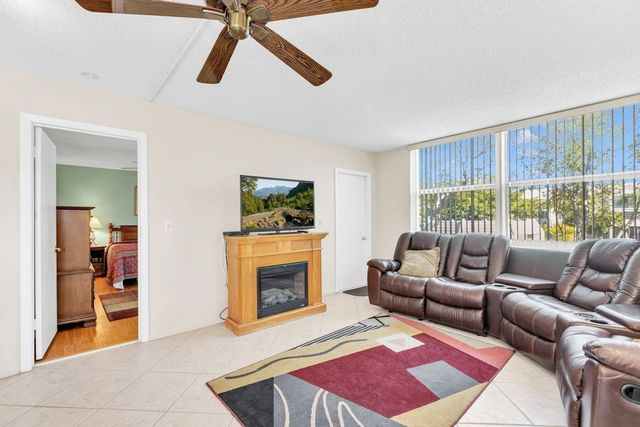 6850 Royal Palm Boulevard 212, Margate, FL 33063