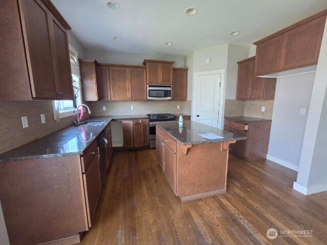 8011 134th Street Ct E, Puyallup, WA 98373