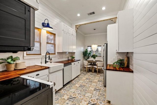 1322 24th Street, Galveston, TX 77550