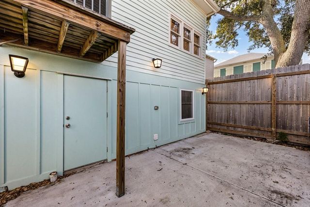 1322 24th Street, Galveston, TX 77550