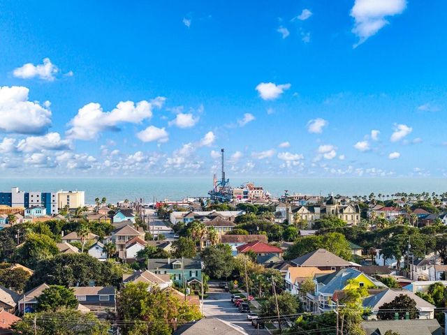 1322 24th Street, Galveston, TX 77550