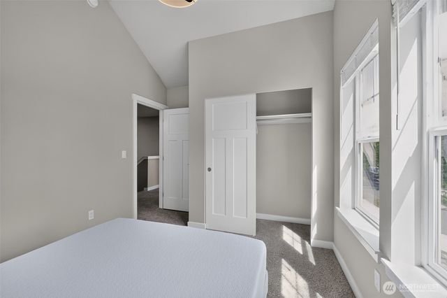 141 E Allynview Drive, Allyn, WA 98524