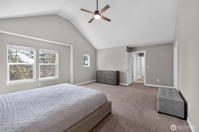 141 E Allynview Drive, Allyn, WA 98524