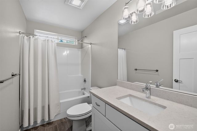 141 E Allynview Drive, Allyn, WA 98524