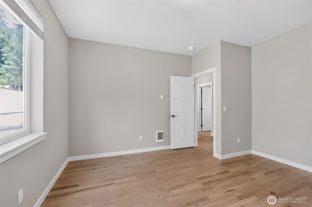 141 E Allynview Drive, Allyn, WA 98524
