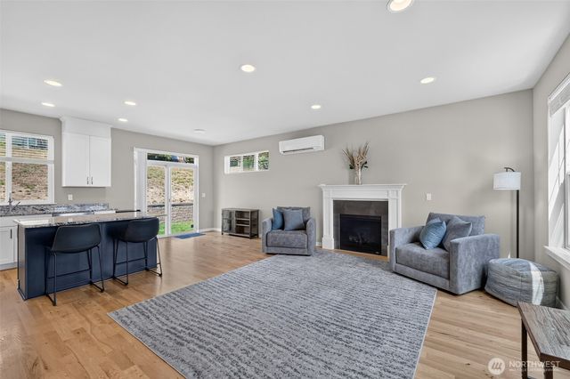 141 E Allynview Drive, Allyn, WA 98524