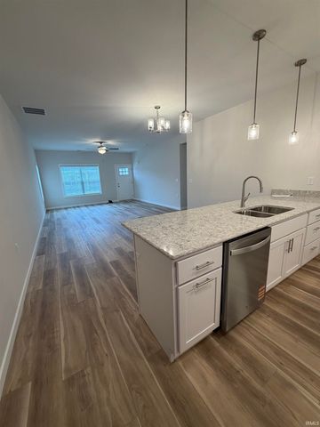 6703 Palm Drive, Evansville, IN 47715