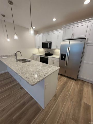 6703 Palm Drive, Evansville, IN 47715