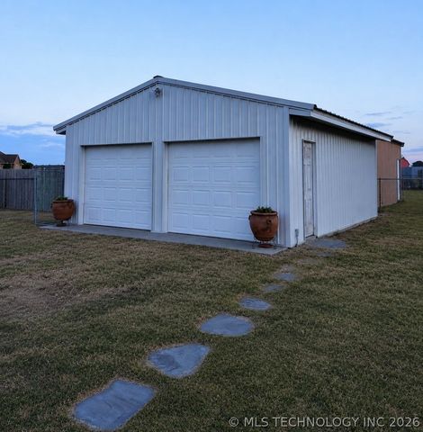 140 Avalanche Road, Durant, OK 74701