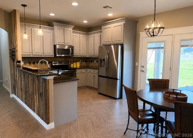 140 Avalanche Road, Durant, OK 74701
