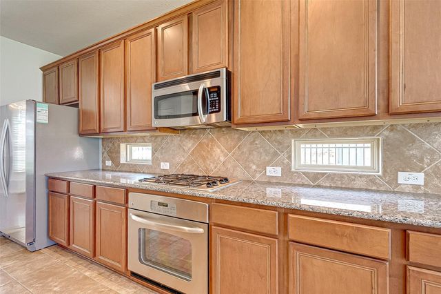 79 W Lasting Spring Circle, Spring, TX 77389