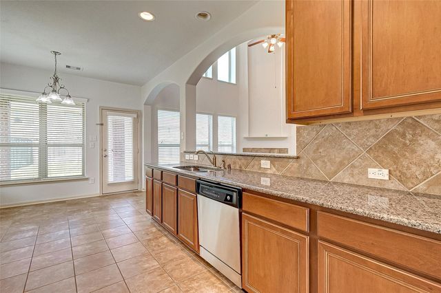 79 W Lasting Spring Circle, Spring, TX 77389