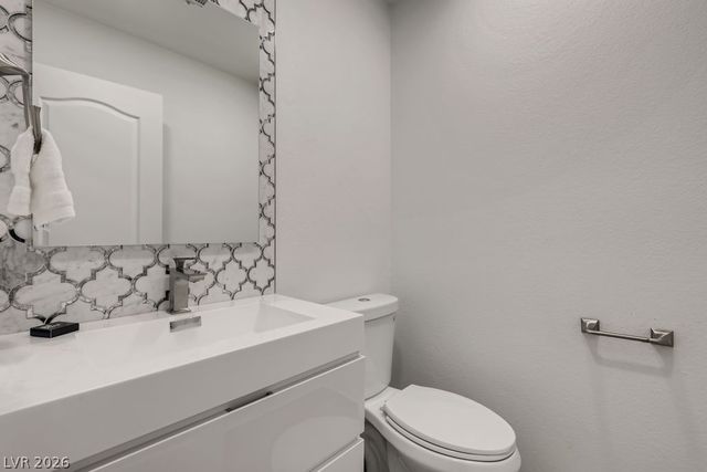 1601 Vespertina Court, Las Vegas, NV 89128