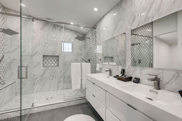1601 Vespertina Court, Las Vegas, NV 89128