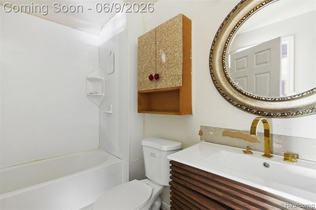 21934 Linwood Avenue, Eastpointe, MI 48021