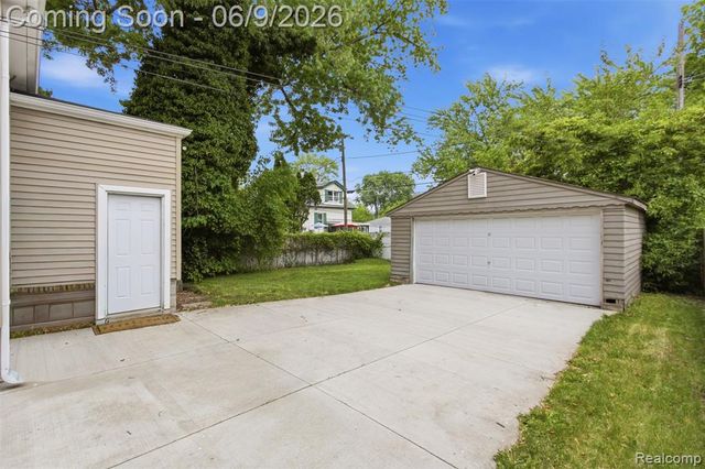 21934 Linwood Avenue, Eastpointe, MI 48021
