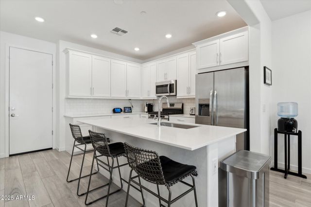 4077 S SABRINA Drive 30, Chandler, AZ 85248