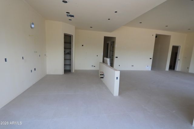 462 W ROUGH RIDER Road, New River, AZ 85087