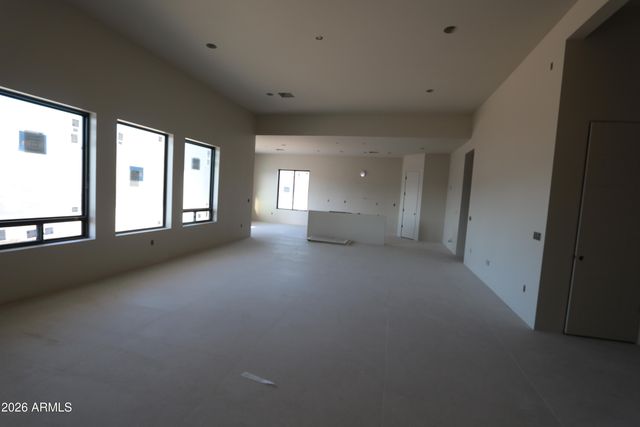 462 W ROUGH RIDER Road, New River, AZ 85087