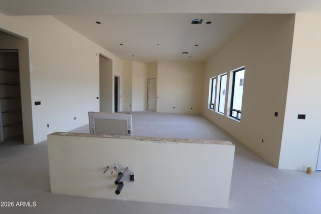 462 W ROUGH RIDER Road, New River, AZ 85087
