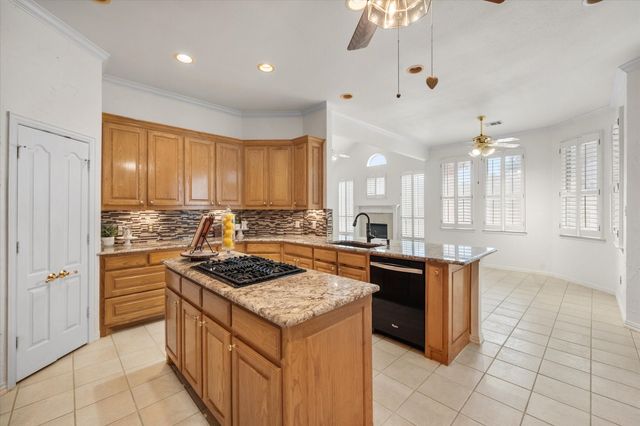 1013 Brook Arbor Drive, Mansfield, TX 76063