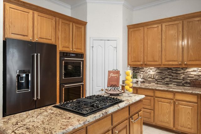 1013 Brook Arbor Drive, Mansfield, TX 76063