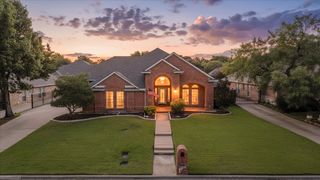 1013 Brook Arbor Drive, Mansfield, TX 76063