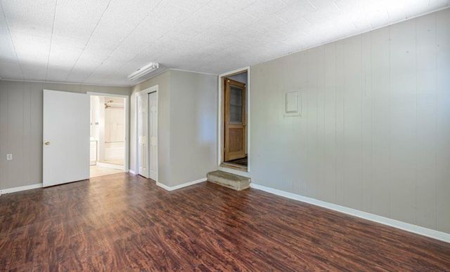 242 W Fannin, La Grange, TX 78945