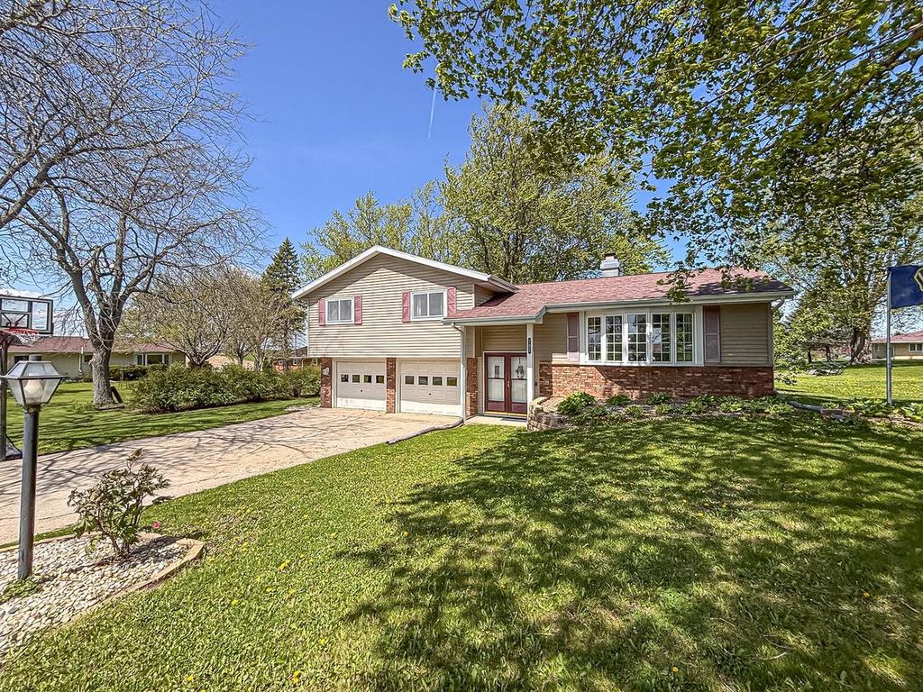 797 Circle DRIVE, Hustisford, WI 53034