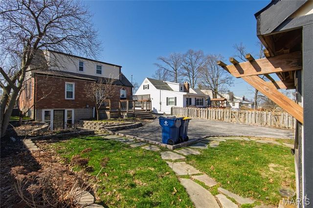 1126 Bopp Road, St Louis, MO 63131