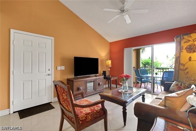 1195 Wildwood Lakes BLVD 202, Naples, FL 34104