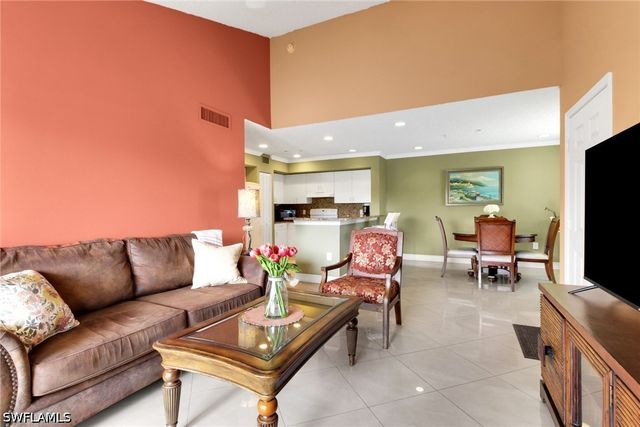 1195 Wildwood Lakes BLVD 202, Naples, FL 34104