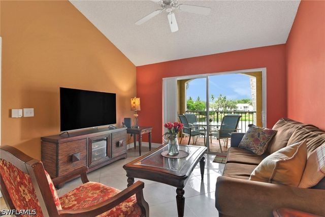 1195 Wildwood Lakes BLVD 202, Naples, FL 34104