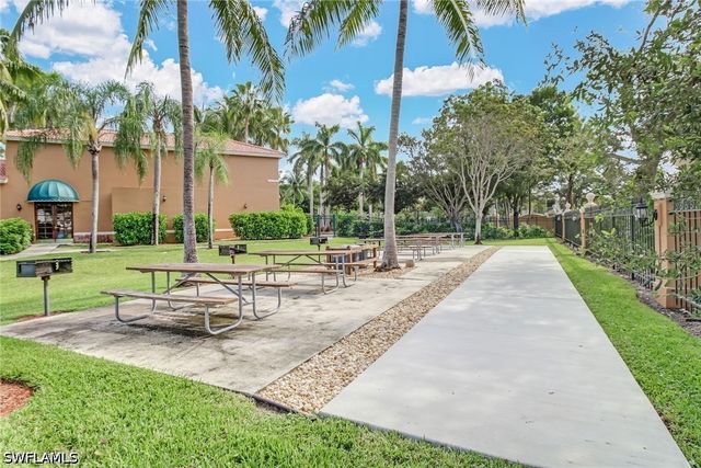 1195 Wildwood Lakes BLVD 202, Naples, FL 34104