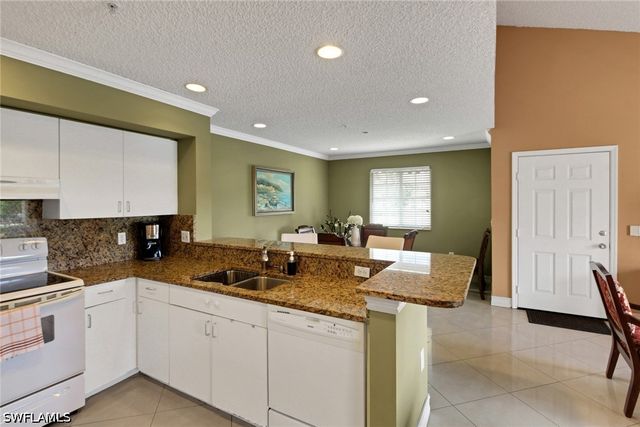 1195 Wildwood Lakes BLVD 202, Naples, FL 34104