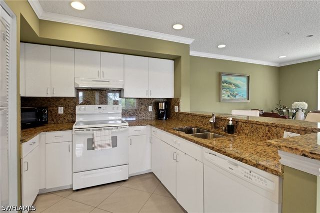 1195 Wildwood Lakes BLVD 202, Naples, FL 34104