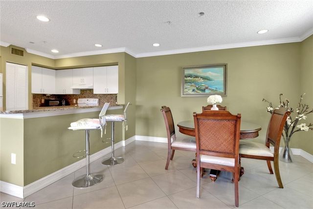 1195 Wildwood Lakes BLVD 202, Naples, FL 34104