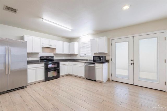 1914 Linsay Boulevard, Edinburg, TX 78539