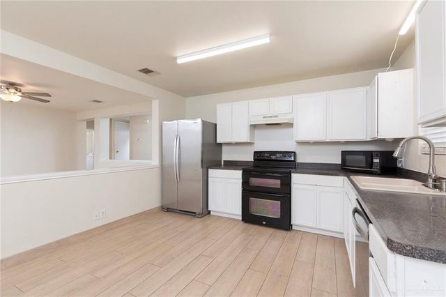 1914 Linsay Boulevard, Edinburg, TX 78539